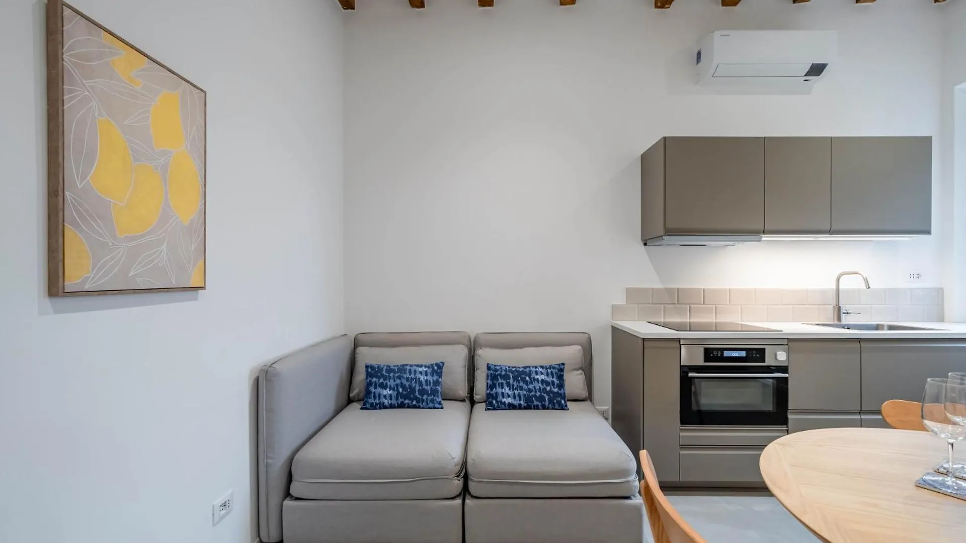 Mortara Navigli Apartments Milan 0*,  Italy