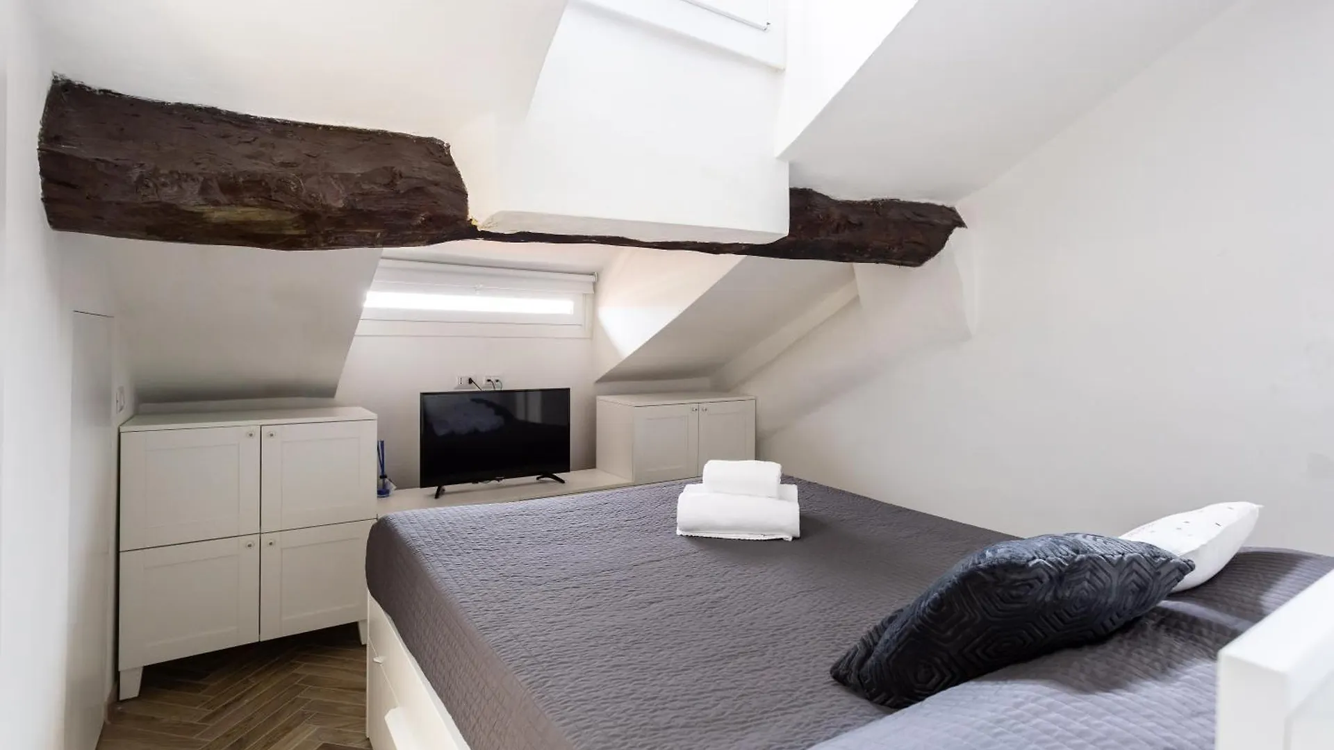 Mortara Navigli Apartments Milan